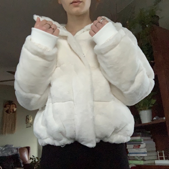 NWOT Faux Fur White Puffer Jacket - Picture 2 of 7